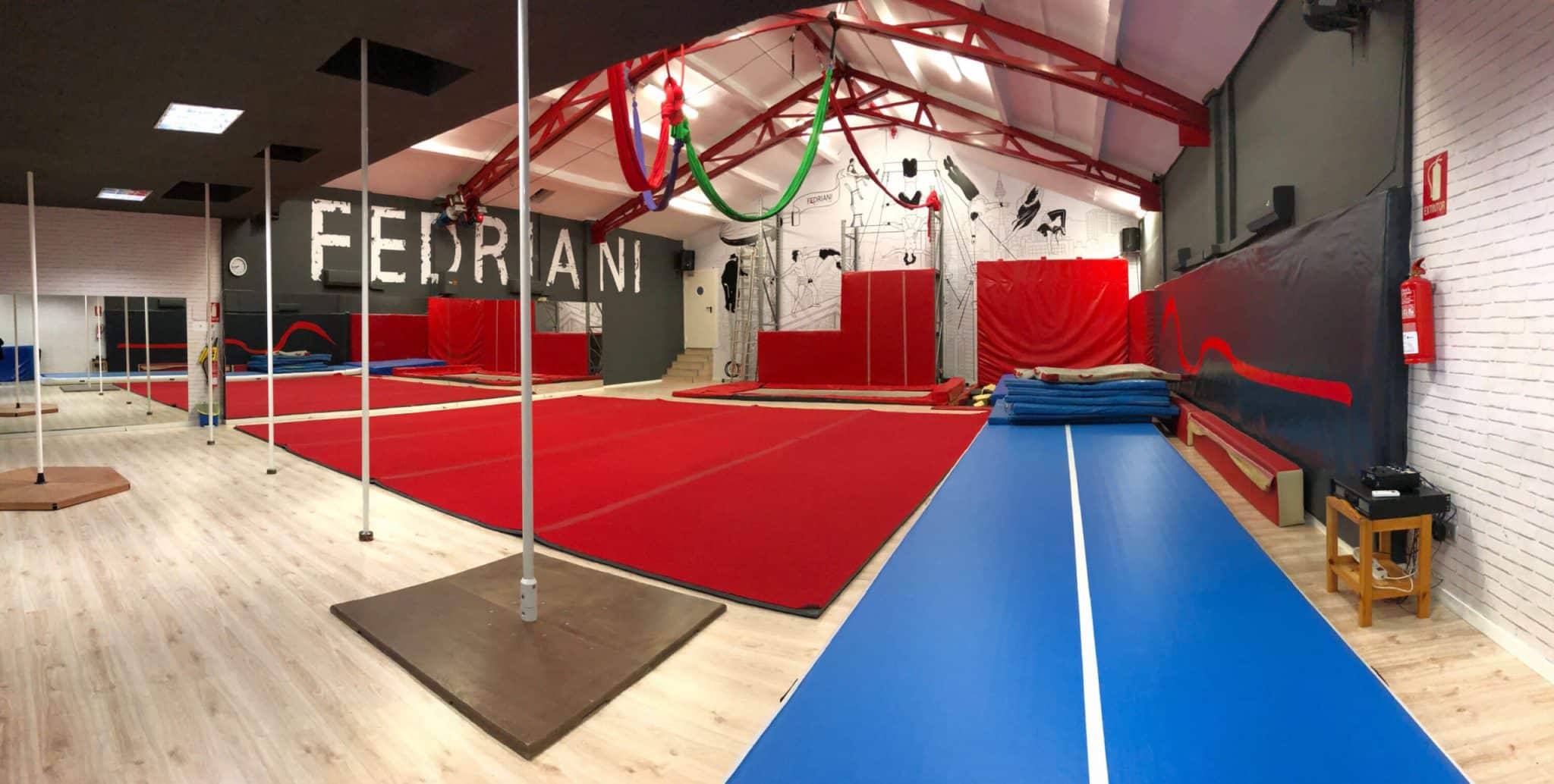 Escuela de Acrobacias Fedriani